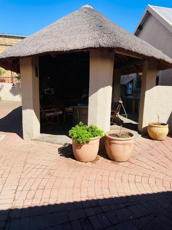 Azalea Bnb Kuruman Exterior photo